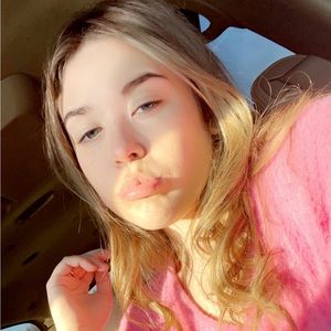 Meet your Posher, Macy